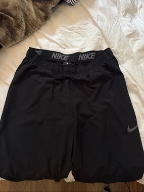 Nike Men’s Dri-Fit Black Jogger with Grey Swoosh